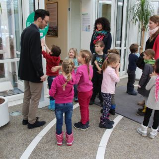 Kindergarten am Schlossplatz Bad Tölz besucht Asklepios Stadtklinik